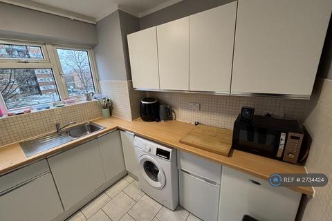 3 bedroom flat to rent, Studley Road, London, SW4