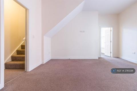 2 bedroom flat to rent, Scarisbrick Avenue, Southport, PR8