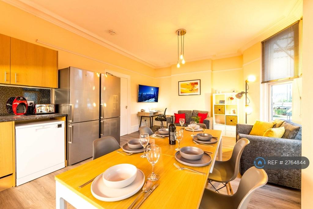 Lovely Large Communal Room