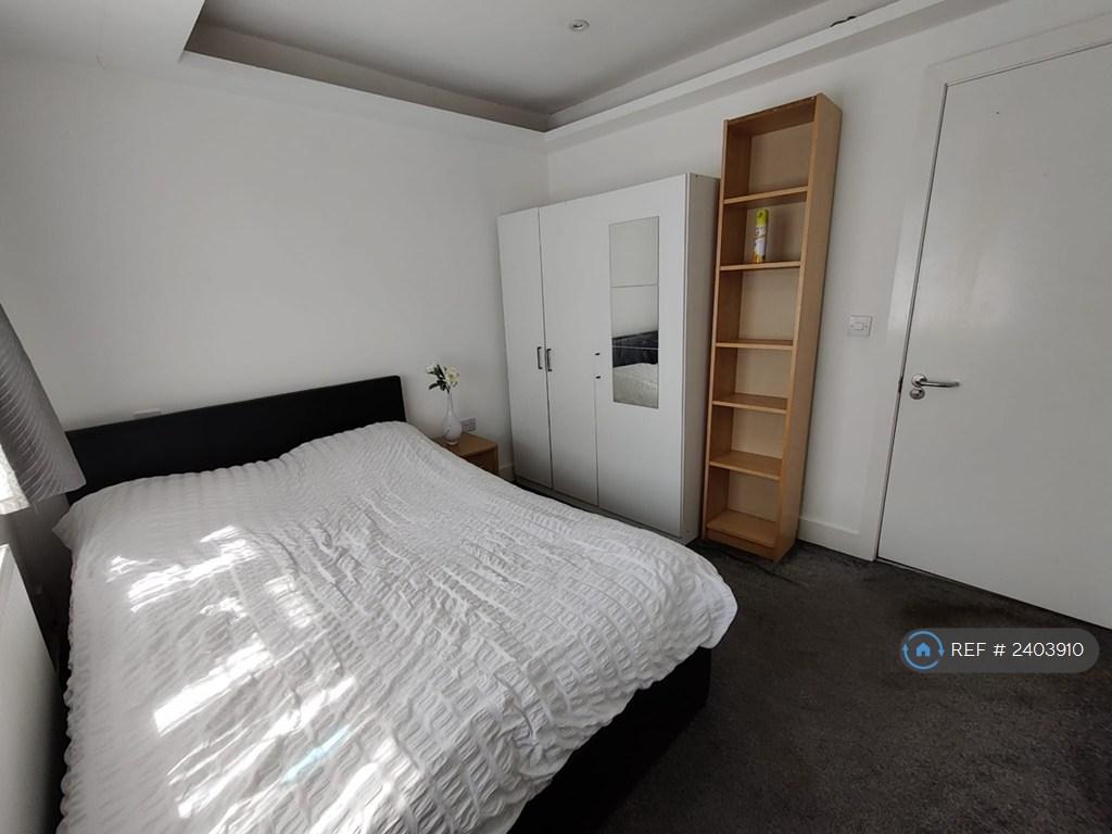 Wardrobe & Shelves