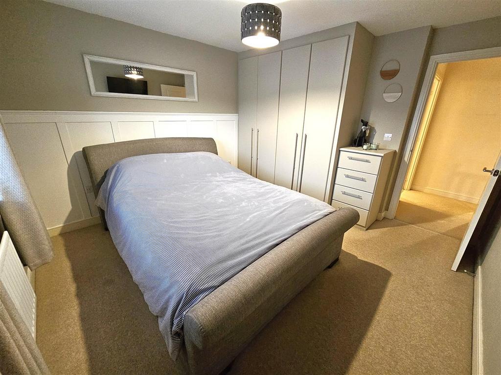 Bedroom 1 (2).jpg