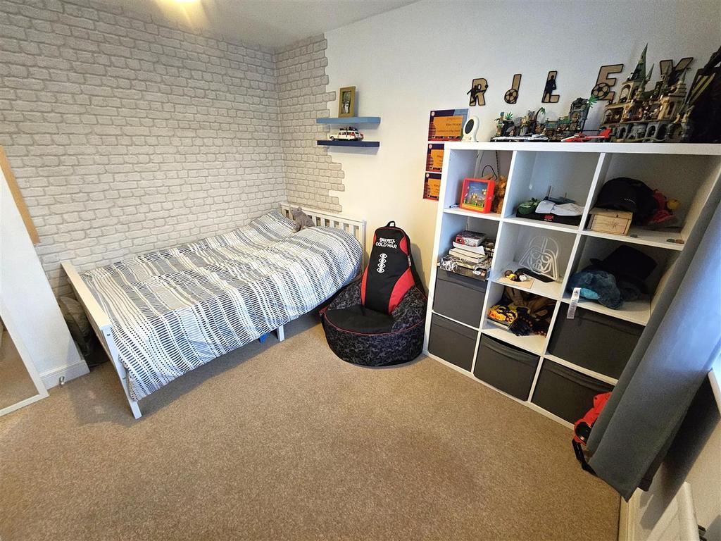 Bedroom 2 (3).jpg