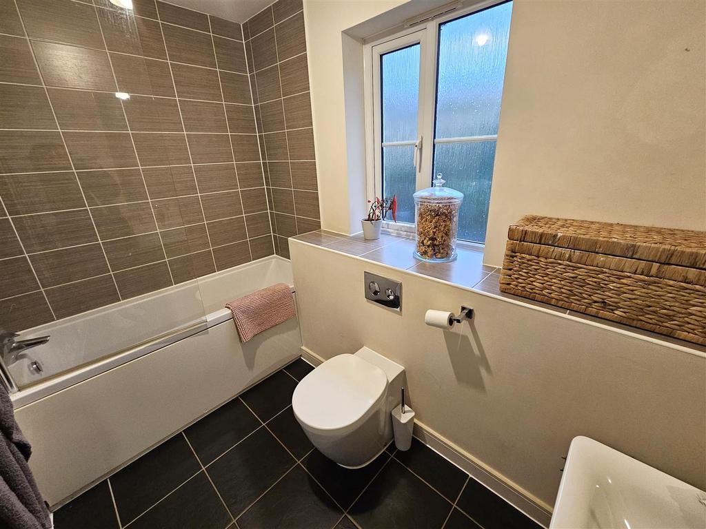 Bathroom.jpg
