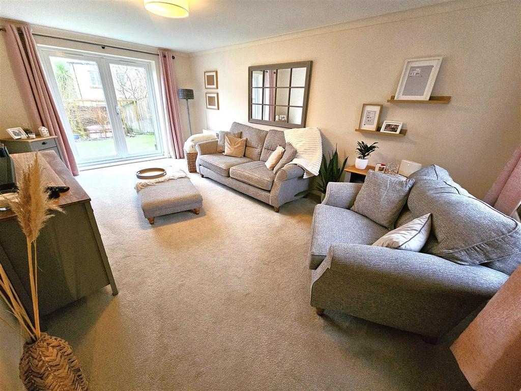 Living Room.jpg