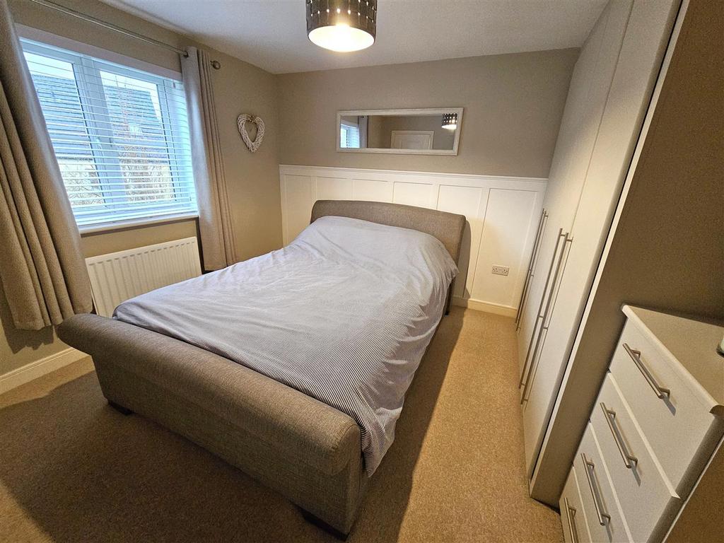 Bedroom 1.jpg