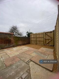 2 bedroom terraced house to rent, Magpie Road, Norwich, NR3