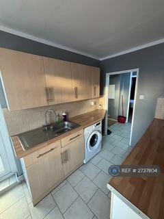 3 bedroom flat to rent, Waltham House, London, SW9