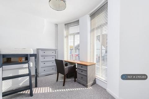 1 bedroom in a house share to rent, London Road, Brighton, BN1