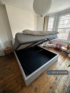 undefined, Oval, London, SW9
