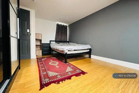 undefined, Park Avenue, Barking, IG11
