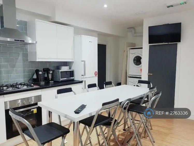 Kitchen Ensuite 02