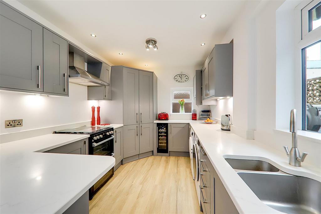 Kitchen/Breakfast Room