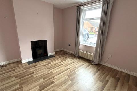 3 bedroom semi-detached house to rent, Oldfield Road, Westbury