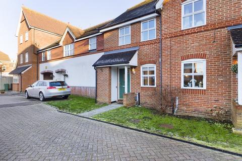 2 bedroom terraced house to rent, Regents Mews, Horley