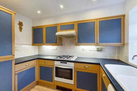 2 bedroom terraced house to rent, Regents Mews, Horley