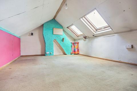 3 bedroom semi-detached house for sale, Rosebery Avenue, High Wycombe HP13