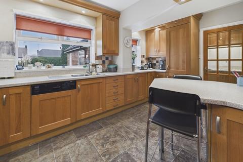 4 bedroom detached house for sale, Highfield Avenue, Chesterfield