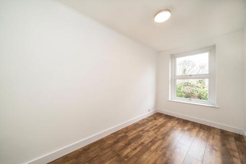 2 bedroom flat to rent, Creffield Road, London W5
