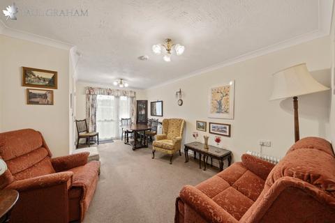 2 bedroom flat for sale, Cranley Gardens, Wallington