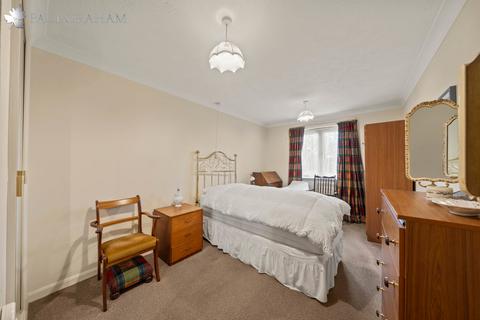 2 bedroom flat for sale, Cranley Gardens, Wallington