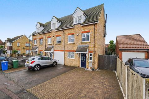 3 bedroom townhouse for sale - Sanderling Way, Sittingbourne ME9
