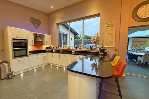 5 bedroom detached house for sale, Hay Lane, Scarborough YO13
