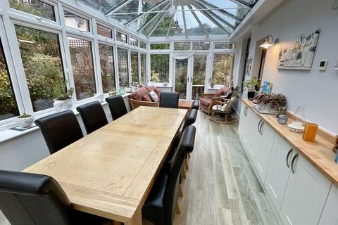 5 bedroom detached house for sale, Charborough Road, Broadstone