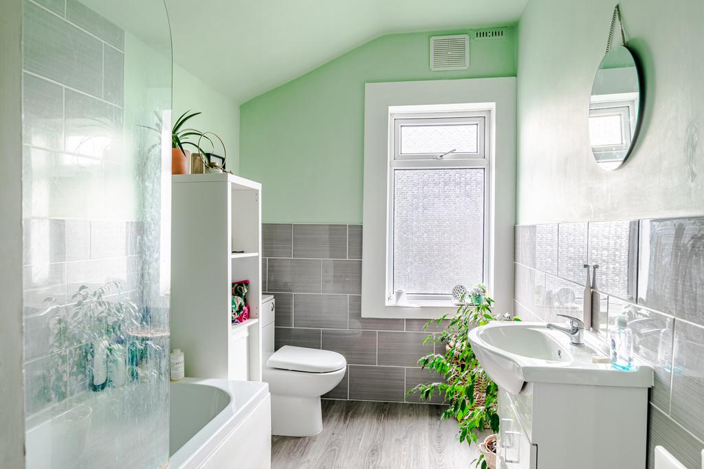Bathroom1