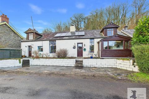 undefined, Tregroes, Llandysul