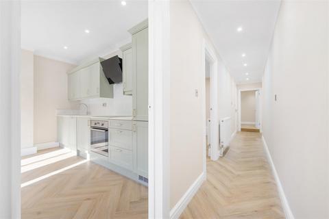 2 bedroom flat to rent, Mosslea Road, Penge, London, SE20