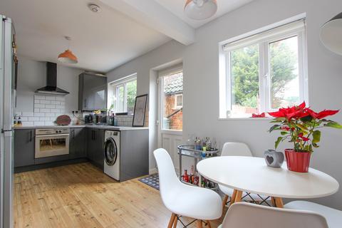 3 bedroom terraced house for sale, London Road, Wellingborough NN8