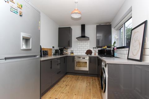 3 bedroom terraced house for sale, London Road, Wellingborough NN8