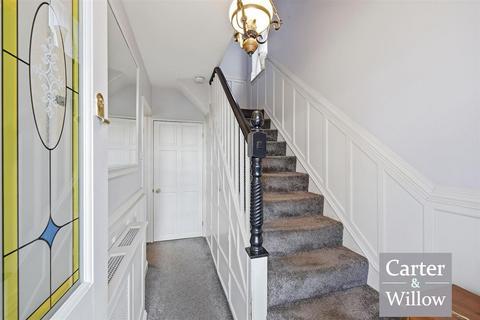 undefined, Parsloes Avenue, Essex