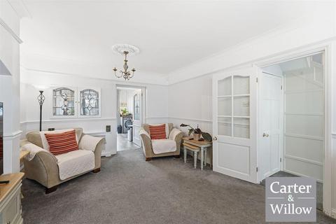 undefined, Parsloes Avenue, Essex
