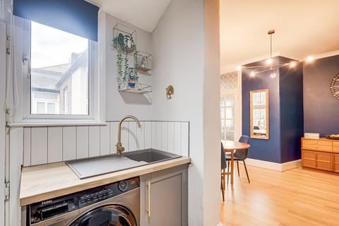 2 bedroom apartment for sale, Maple Avenue, Leigh-on-sea, SS9