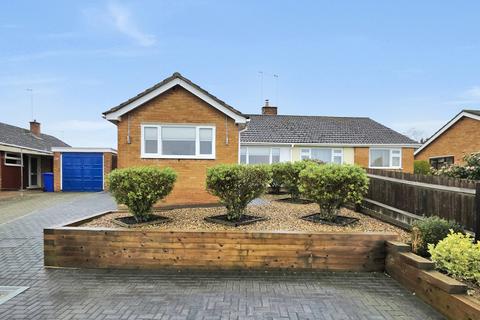 3 bedroom semi-detached bungalow for sale - Westminster Close, Brackley