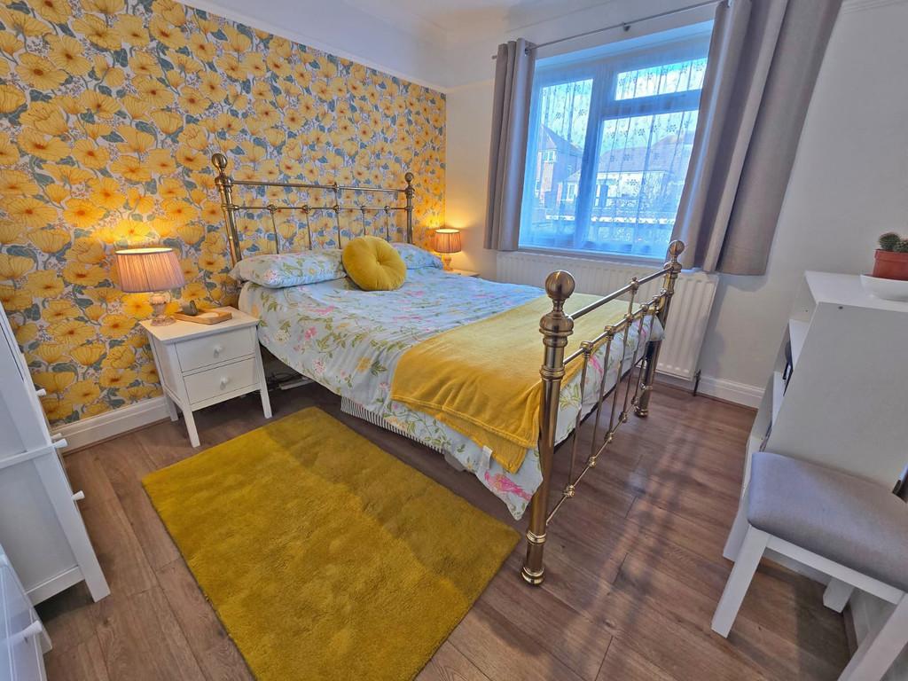 Second bedroom (3)