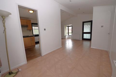 2 bedroom detached bungalow for sale, St. Thomas's Close, Doncaster DN4