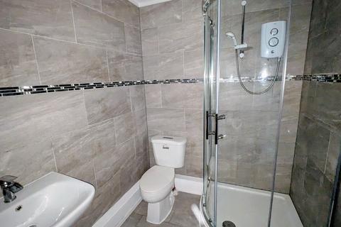 Studio to rent, Oxford Street, Kidderminster