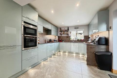 5 bedroom detached house for sale, St. Marys Road, West Hythe