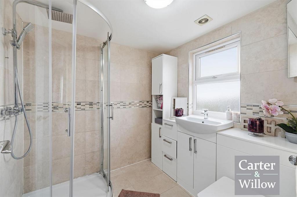 En suite shower room