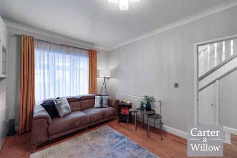 3 bedroom terraced house for sale, Vincent Road, Dagenham, Essex