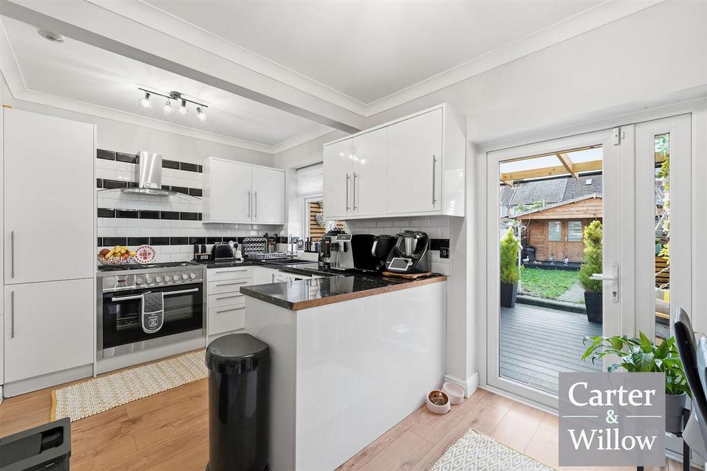 Kitchen / dining