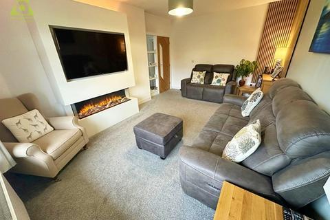 2 bedroom bungalow for sale, Cherrywood Avenue, Over Hulton, BL5 1HN
