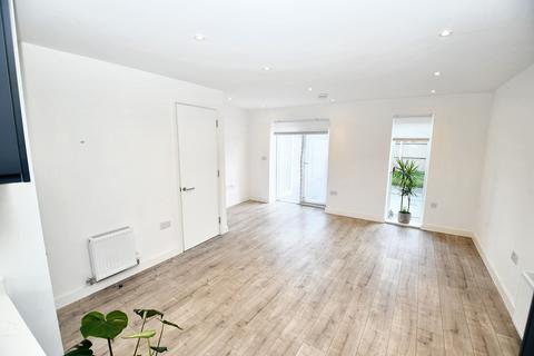 3 bedroom end of terrace house for sale, Stan Mellor Close, Salford, M6