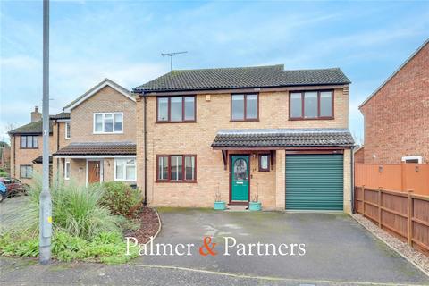 4 bedroom semi-detached house for sale, Sowerberry Close, Essex CM1