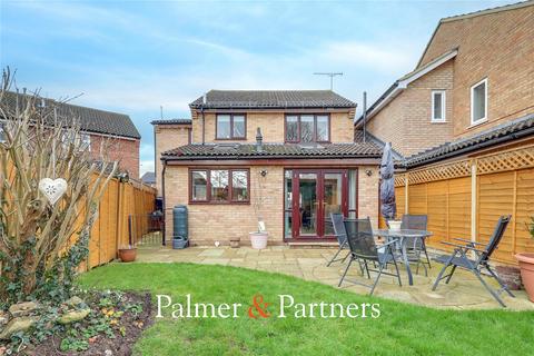 4 bedroom semi-detached house for sale, Sowerberry Close, Essex CM1