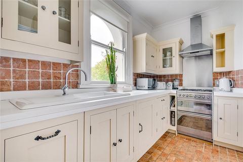 2 bedroom flat to rent, Ladbroke Grove, London W11