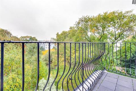 2 bedroom flat to rent, Ladbroke Grove, London W11