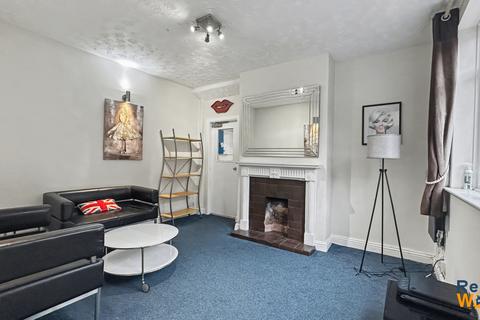 4 bedroom end of terrace house to rent, Newcastle, ST5